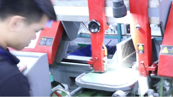多角度自動點(diǎn)膠機(jī)