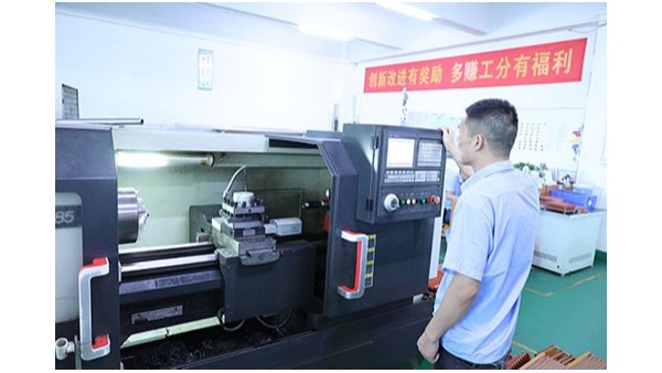 全自動(dòng)點(diǎn)膠機(jī)公司